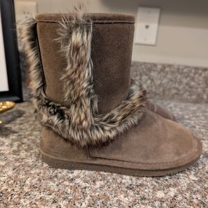 BearPaw Women's Tan Winter Boots with Faux Fur